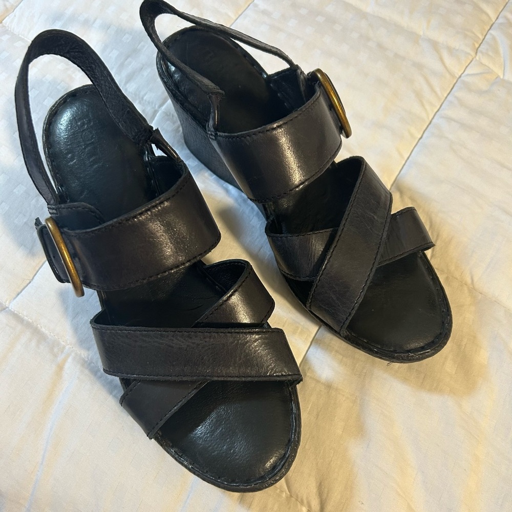 Navy color Born summer wedge shoes